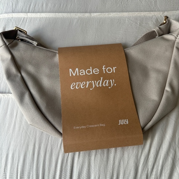 Brand New July Luggage Everyday Crescent Bag in Natural Color - Picture 2 of 5